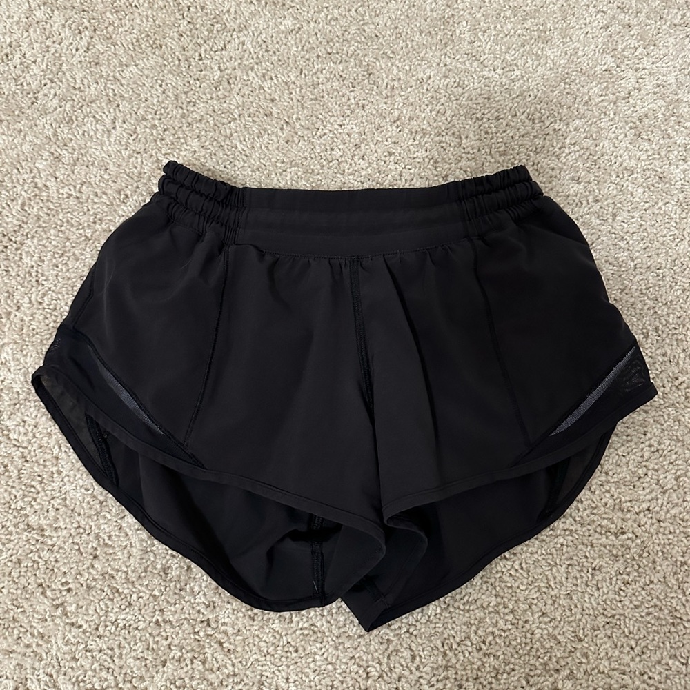 Lululemon Athletica Hotty Hot Shorts 2.5